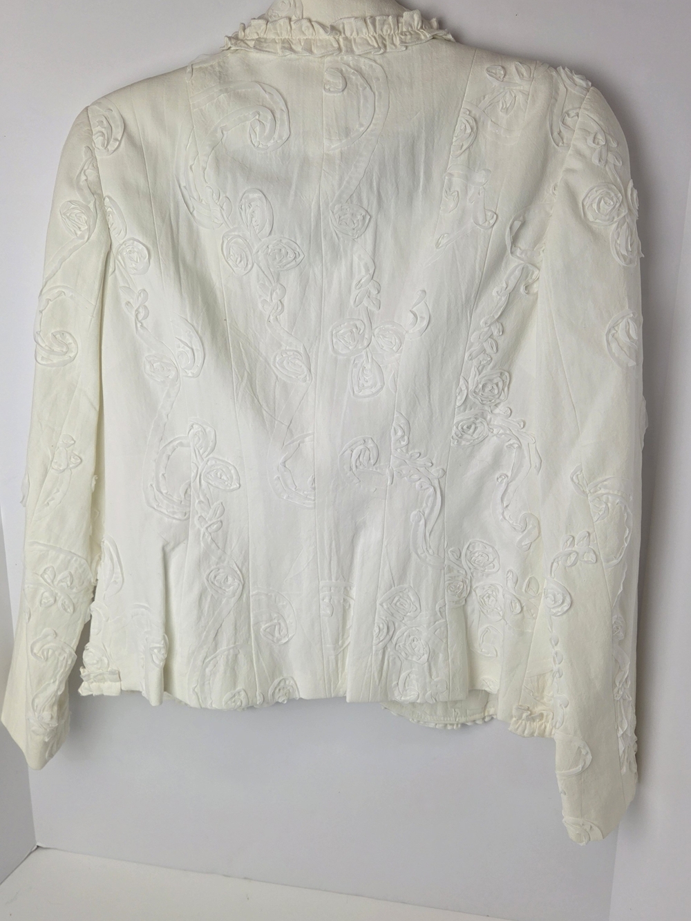 Cream Ruffle-Edge Embroidered Blazer 8P - Picture 5 of 13